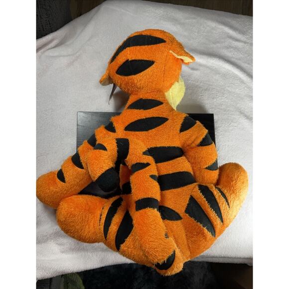 Fisher Price Disney Tigger Sitting Large Plush Toy 2004 Winnie The Pooh Series - Picture 5 of 7